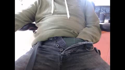 Snapshot of xtommix69 chatting on January 16, 12:31 pm xtommix69 online show from January 16, 12:31 pm