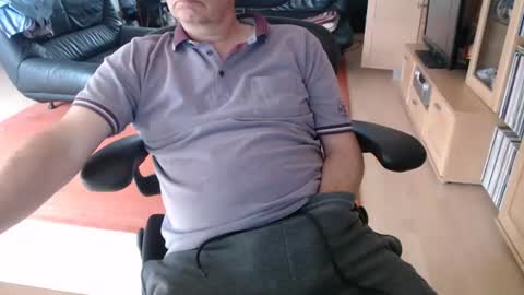 Snapshot of xtommix69 chatting on June 12, 10:36 am xtommix69 online show from June 12, 10:36 am