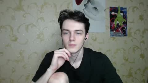 Snapshot of xtraqqq chatting on February 9, 10:03 pm traqqq online show from February 9, 10:03 pm