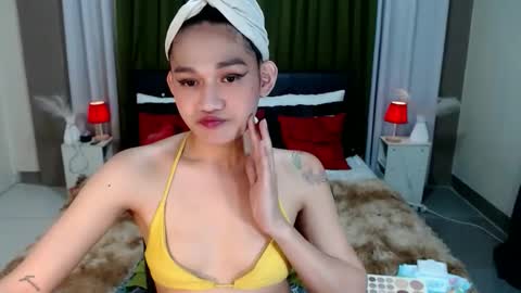 xtspetitehugecock online show from February 24, 4:32 am