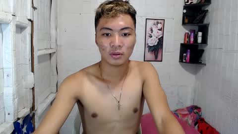 Snapshot of xurdreamboyx chatting on December 7, 3:19 pm Marjune online show from December 7, 3:19 pm