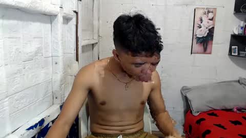 Snapshot of xurdreamboyx chatting on February 3, 12:25 pm Marjune online show from February 3, 12:25 pm