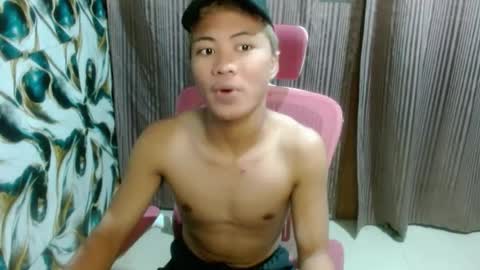 Snapshot of xurdreamboyx chatting on July 8, 8:52 am Marjune online show from July 8, 8:52 am