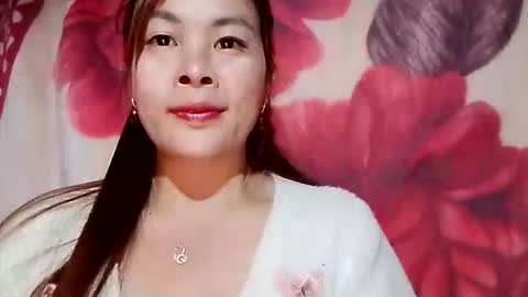 Snapshot of xuxulove00 chatting on December 4, 1:48 am xuxulove00 online show from December 4, 1:48 am