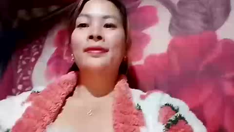 xuxulove00 online show from December 17, 12:49 am