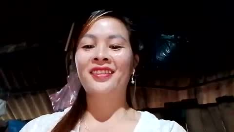 xuxulove00 online show from December 18, 12:49 am