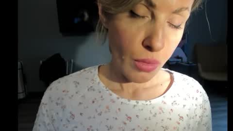 xvaleriax0 online show from September 14, 12:48 pm