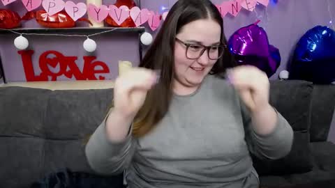 Snapshot of xx_daniella_xx chatting on February 12, 1:27 pm xx daniella xx online show from February 12, 1:27 pm