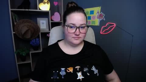 Snapshot of xx_daniella_xx chatting on May 16, 6:32 am xx daniella xx online show from May 16, 6:32 am