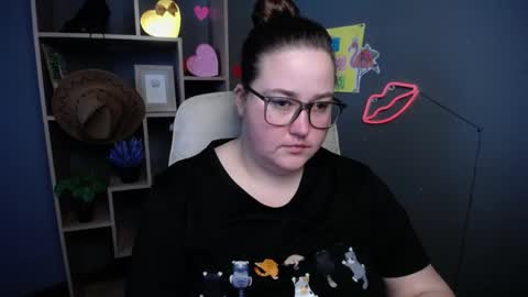 Snapshot of xx_daniella_xx chatting on May 16, 7:05 am xx daniella xx online show from May 16, 7:05 am