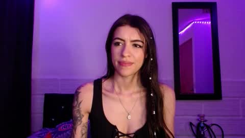 Snapshot of xx_johnson_xx chatting on November 22, 4:44 am VALE online show from November 22, 4:44 am