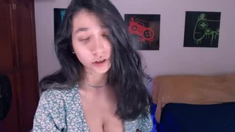 Snapshot of xx_x_mg chatting on May 1, 6:34 pm Jacky online show from May 1, 6:34 pm