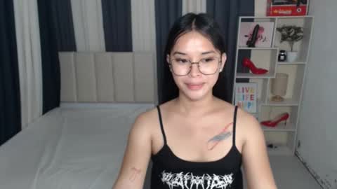 Snapshot of xxbigcockchloexx chatting on September 16, 12:17 pm CHLOES ROOM online show from September 16, 12:17 pm