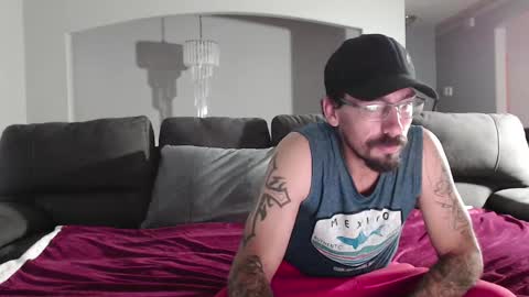 Snapshot of xxbradxx604 chatting on September 30, 2:22 pm xxbradxx604 online show from September 30, 2:22 pm