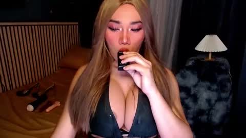 Snapshot of xxcinddyxx chatting on October 7, 10:56 am cinddy online show from October 7, 10:56 am