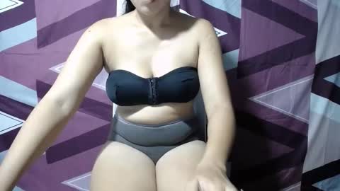 xxhott_ online show from November 24, 12:38 pm