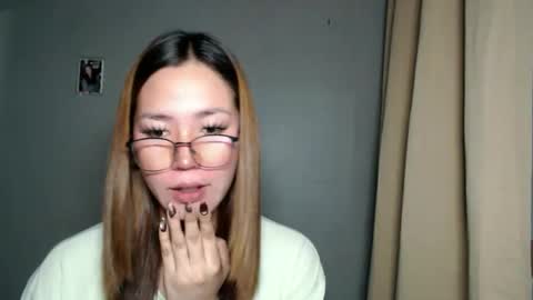 Snapshot of xxinnocentbellaxx chatting on February 27, 12:10 am Dyanna Zulla online show from February 27, 12:10 am