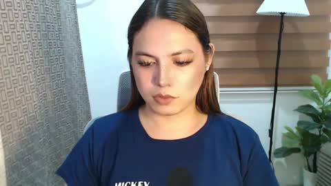 Snapshot of xxjulielovesyouxx chatting on January 24, 9:49 am July online show from January 24, 9:49 am