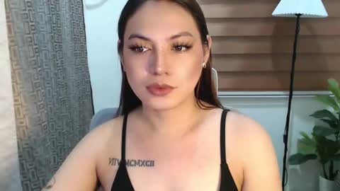 Snapshot of xxjulielovesyouxx chatting on February 3, 11:31 am July online show from February 3, 11:31 am