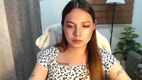 Snapshot of xxjulielovesyouxx chatting on February 21, 6:48 pm July online show from February 21, 6:48 pm