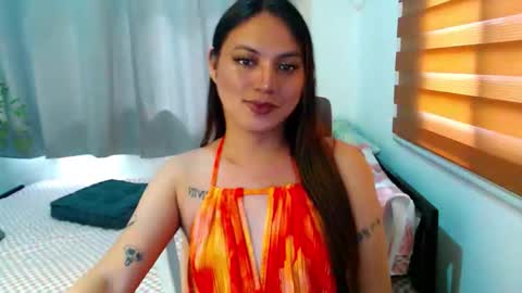 Snapshot of xxjulielovesyouxx chatting on February 23, 1:36 am July online show from February 23, 1:36 am