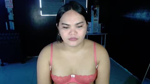 Kylie Smith online show from November 8, 5:18 am