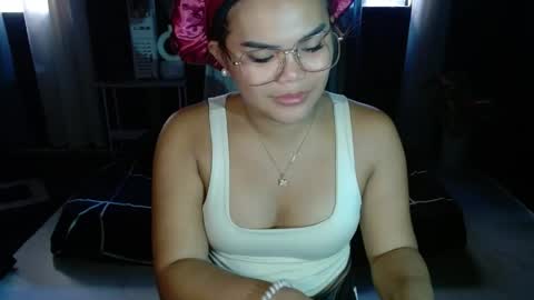Snapshot of xxkylie_smithxx chatting on April 29, 9:13 am Kylie Smith online show from April 29, 9:13 am