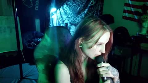 Snapshot of xxlilithmoonxx chatting on April 29, 2:37 am Lilith online show from April 29, 2:37 am