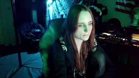 Snapshot of xxlilithmoonxx chatting on April 30, 3:46 am Lilith online show from April 30, 3:46 am