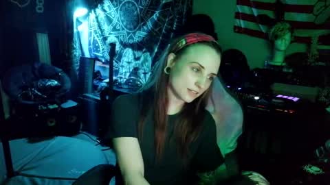 Snapshot of xxlilithmoonxx chatting on May 1, 2:38 am Lilith online show from May 1, 2:38 am