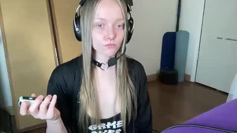 LoveAnastasia online show from May 6, 3:50 pm