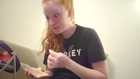 xxmariebliss online show from April 22, 12:28 pm