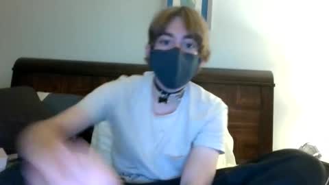 Snapshot of xxmommysboyxx chatting on June 11, 2:33 am xxmommysboyxx online show from June 11, 2:33 am