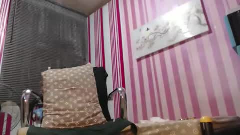 Snapshot of xxrowenatastycockforyouxx chatting on March 11, 3:23 am xxrowenatastycockforyouxx online show from March 11, 3:23 am