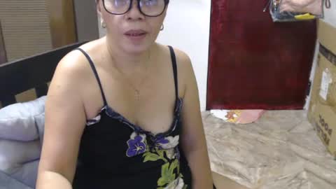 Snapshot of xxsexypinayxx chatting on July 31, 9:14 pm xxsexypinayxx online show from July 31, 9:14 pm