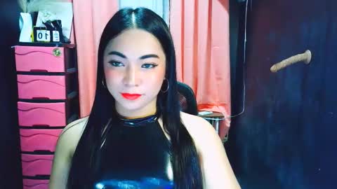 xxslutty kim online show from February 11, 11:37 am