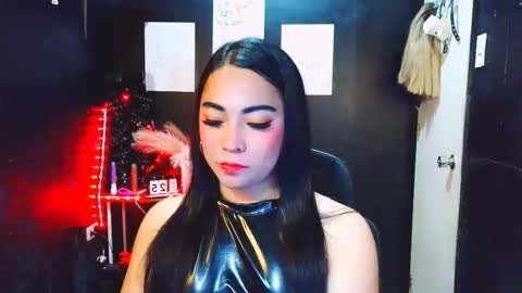 xxslutty kim online show from February 25, 2:27 pm