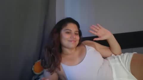 Sophi 3 online show from February 12, 11:00 pm