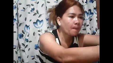 Snapshot of xxstacy_hottie chatting on May 7, 8:47 pm xxstacy_hottie online show from May 7, 8:47 pm