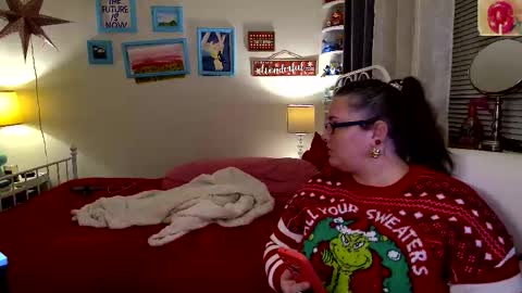 Strawberry Jane online show from December 4, 5:17 am