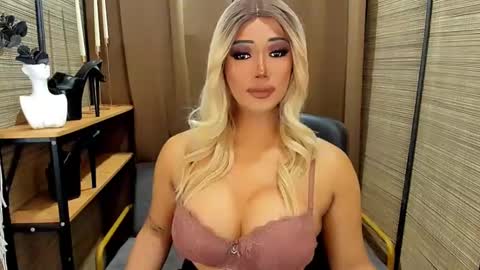 Snapshot of xxtastefullayeshaxx chatting on January 9, 11:03 am xxtastefullayeshaxx online show from January 9, 11:03 am