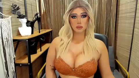 Snapshot of xxtastefullayeshaxx chatting on January 18, 6:03 am xxtastefullayeshaxx online show from January 18, 6:03 am