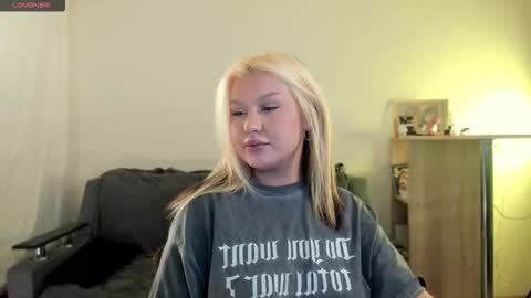 Snapshot of xxviktoryqueenxx chatting on October 23, 10:30 pm Vi online show from October 23, 10:30 pm