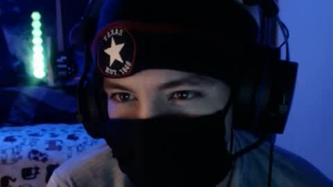 David Fox online show from April 22, 5:10 am