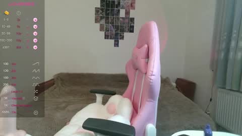 Snapshot of xxx_pretty_xxx chatting on December 2, 3:47 pm Pretty online show from December 2, 3:47 pm