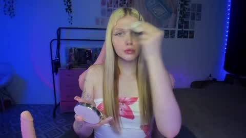 Snapshot of xxx_pretty_xxx chatting on June 29, 9:37 pm Pretty online show from June 29, 9:37 pm