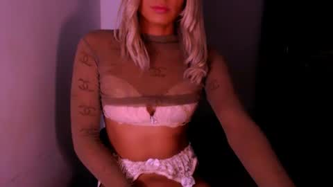 Chiara online show from October 2, 4:30 am