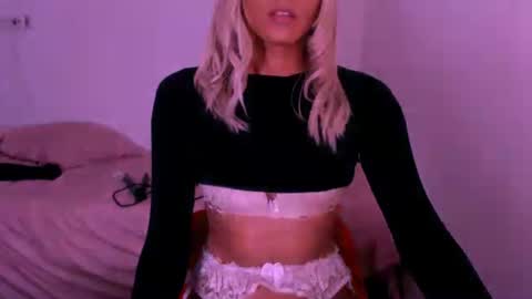 Chiara online show from April 25, 3:53 am