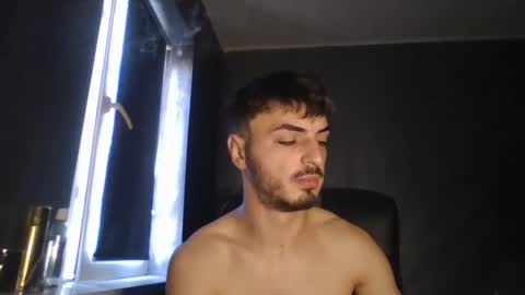 xxxdonpuiuuxxx online show from December 31, 9:31 am