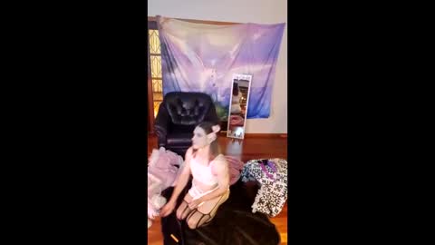 xxxeddsxxxanaly online show from March 10, 11:15 am